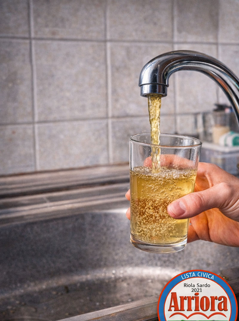 Rubinetto con acqua gialla
